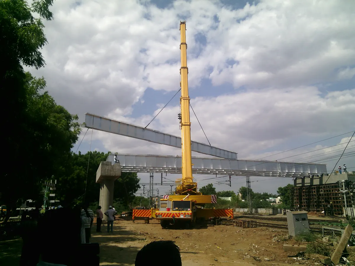 Railway girder lift